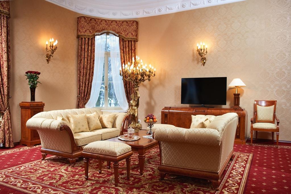 Palac Zelechow Spa & Wellness Экстерьер фото